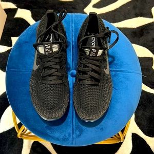 Nike Vapormax like new! Size 9-9.5 no box
